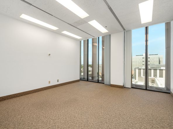 Office Space Available in Excellent Condition & Move-In Ready : 1221 Van Ness Ave, Fresno, CA 93721